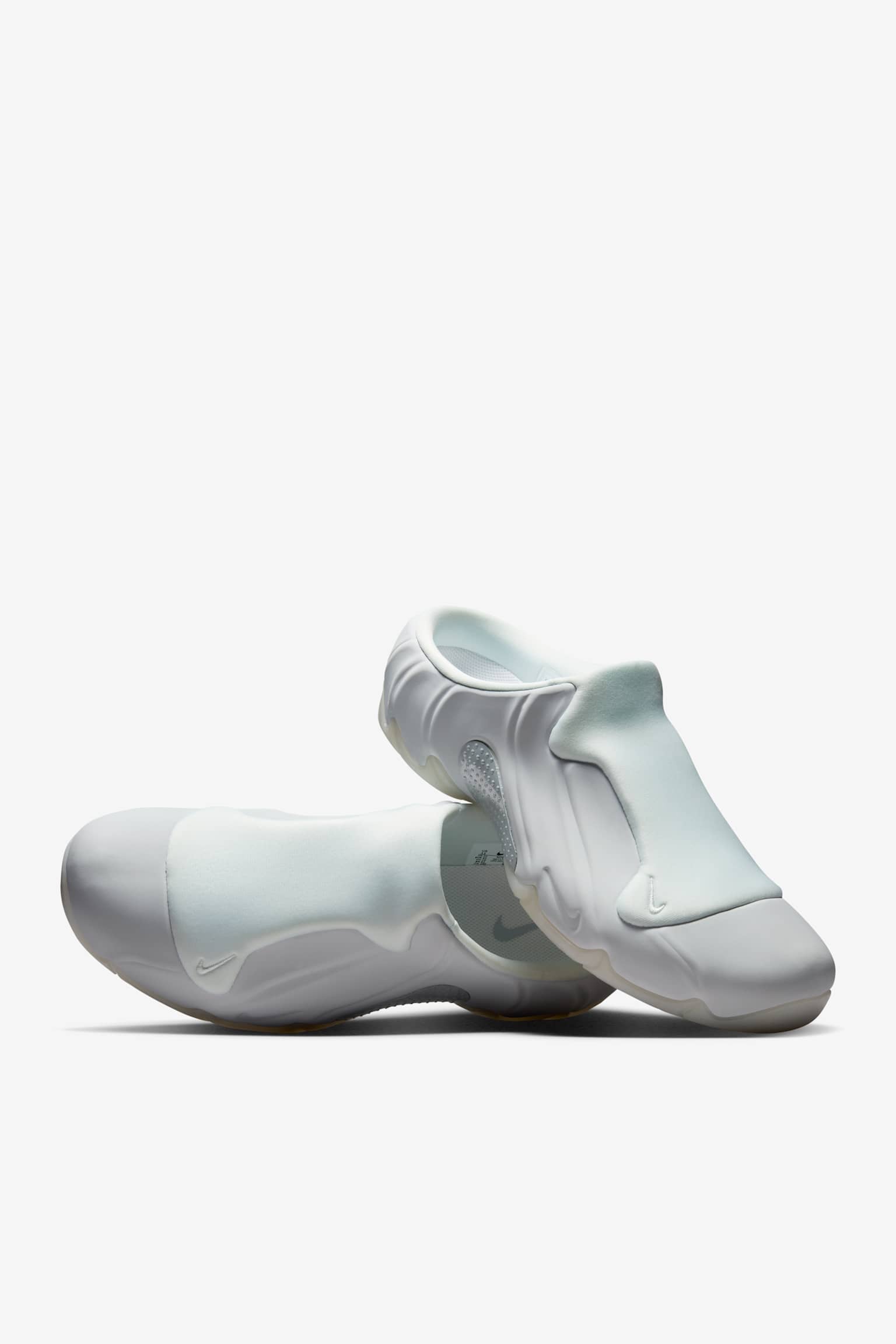 NIKE公式】クロッグポジット 'Photon Dust and Summit White NIKE公式】クロッグポジット 'Photon Dust and Summit White